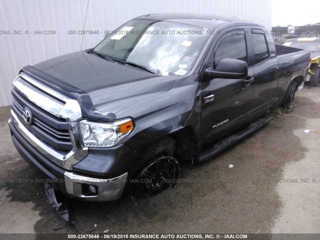 5TFUW5F1XFX466869 - 2015 TOYOTA TUNDRA DOUBLE CAB SR/SR5 GRAY photo 2