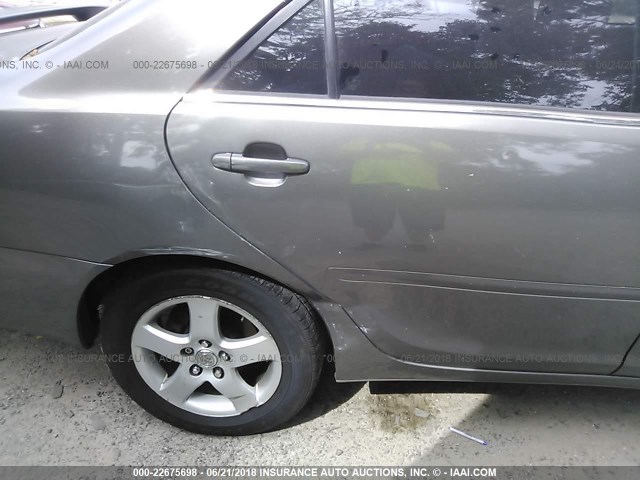 JTDBE32K820116334 - 2002 TOYOTA CAMRY LE/XLE/SE ნაცრისფერი ფოტო 6