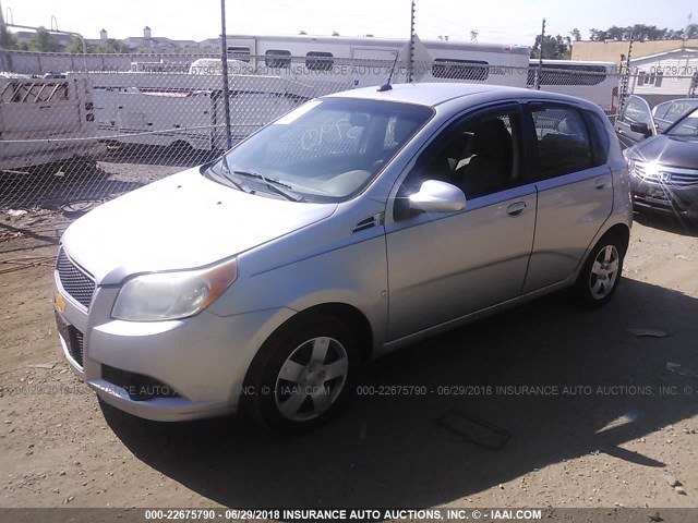 KL1TD66E79B615404 - 2009 CHEVROLET AVEO LS/LT SILVER photo 2