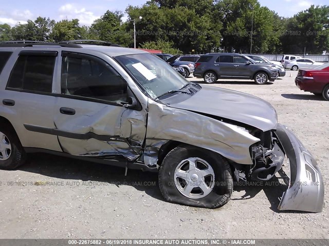 1GNDT13S432369200 - 2003 CHEVROLET TRAILBLAZER  SILVER photo 6