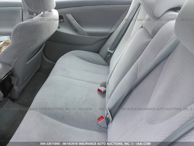4T1BF3EK7BU646372 - 2011 TOYOTA CAMRY SE/LE/XLE ვერცხლისფერი ფოტო 8