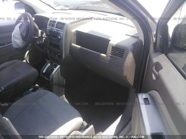 1J8FT470X7D261288 - 2007 JEEP COMPASS GOLD photo 5