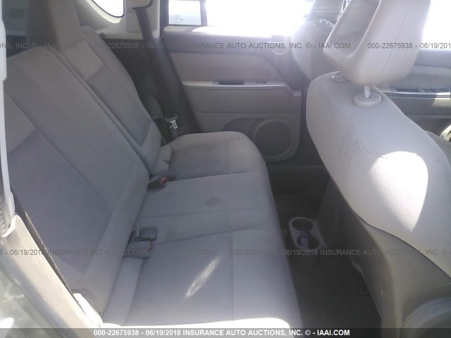 1J8FT470X7D261288 - 2007 JEEP COMPASS GOLD photo 8