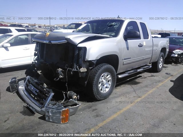 1GTEK19JX8Z151601 - 2008 GMC SIERRA K1500 SILVER photo 2