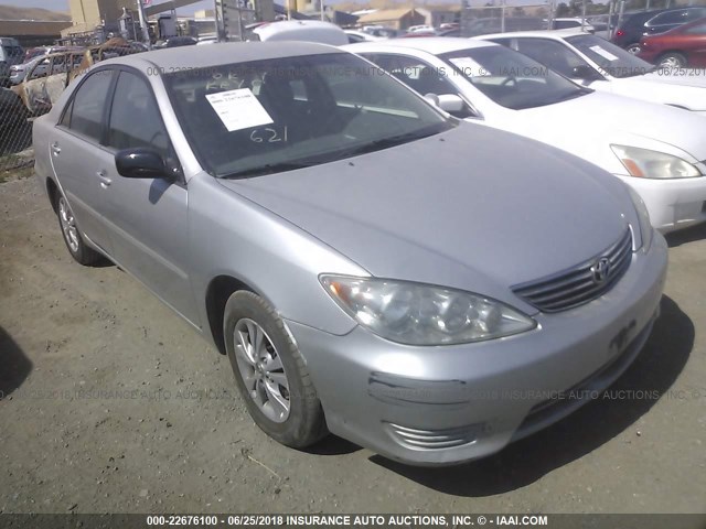 4T1BE32K85U515544 - 2005 TOYOTA CAMRY LE/XLE/SE Gümüş foto 1