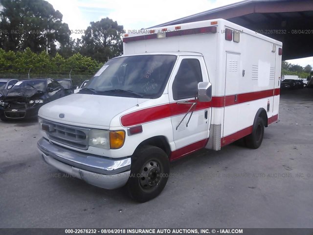 1FDWE35F3YHB36092 - 2000 FORD ECONOLINE E350 SUPER DUTY CTWAY VAN WHITE photo 2