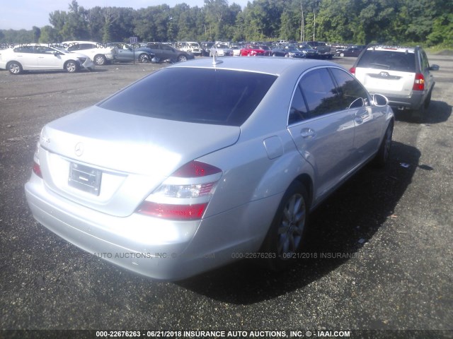 WDDNG86X38A159322 - 2008 MERCEDES-BENZ S 550 4MATIC SILVER photo 4