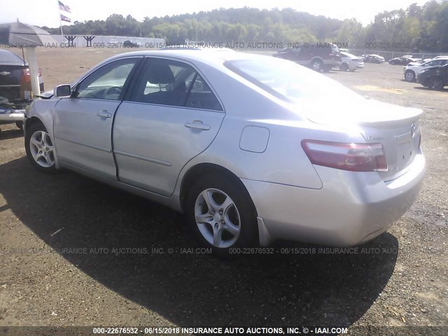 4T1BE46KX9U879289 - 2009 TOYOTA CAMRY SE/LE/XLE SILVER photo 3