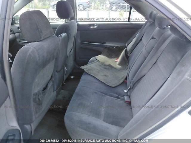 4T1BE32K35U573450 - 2005 TOYOTA CAMRY LE/XLE/SE ნაცრისფერი ფოტო 8
