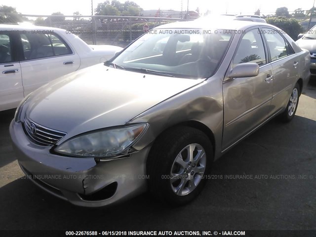 4T1BF32K35U092322 - 2005 TOYOTA CAMRY LE/XLE/SE ოქროსფერი ფოტო 6