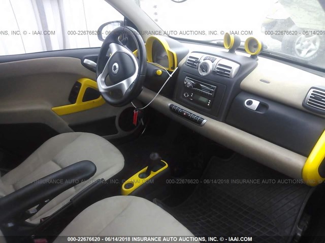 WMEEJ31X38K174310 - 2008 SMART FORTWO PURE/PASSION YELLOW photo 5