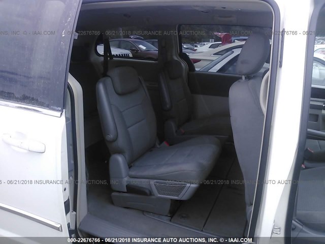 2A4RR5D19AR170582 - 2010 CHRYSLER TOWN & COUNTRY TOURING WHITE photo 8