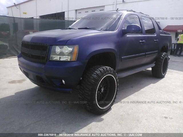 3GNMCFE04BG120877 - 2011 CHEVROLET AVALANCHE LT BLUE photo 2