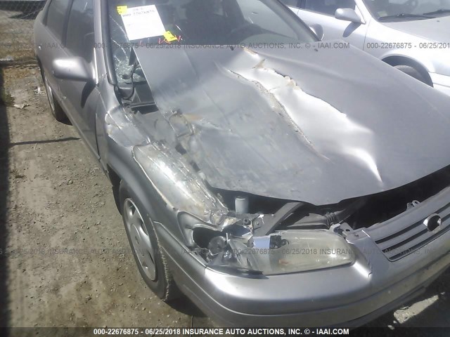 JT2BF22K5W0143934 - 1998 TOYOTA CAMRY CE/LE/XLE GOLD photo 6