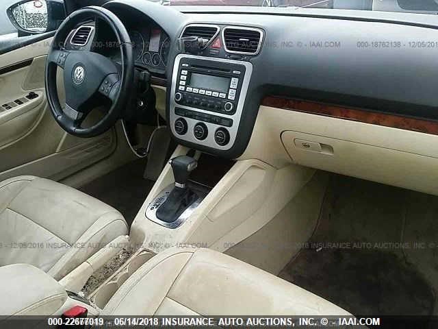 WVWFA71F49V005169 - 2009 VOLKSWAGEN EOS LUX 黑色 照片 5