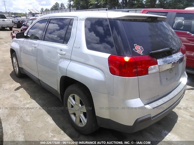 2CTALBEW0A6395735 - 2010 GMC TERRAIN SLE SILVER photo 3