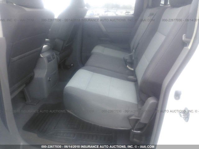 1N6AA07B56N535617 - 2006 NISSAN TITAN XE/SE/LE WHITE photo 8