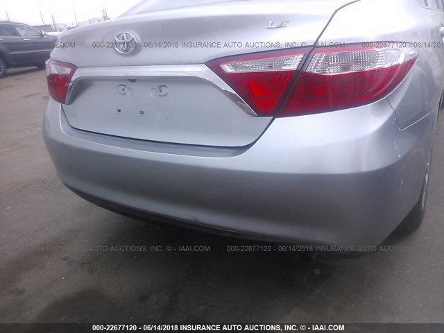 4T1BF1FK1GU570819 - 2016 TOYOTA CAMRY LE/XLE/SE/XSE SILVER photo 6
