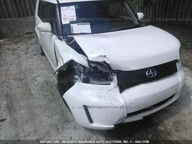 JTLKE50E181029097 - 2008 TOYOTA SCION XB Weiß Foto 6