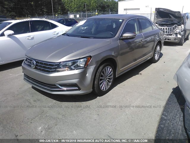 1VWBT7A39GC022859 - 2016 VOLKSWAGEN PASSAT SE SILVER photo 2