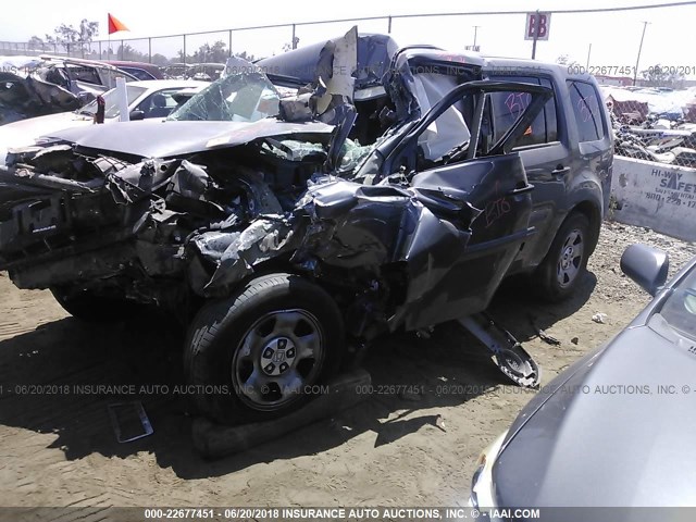 5FNYF3H27FB003867 - 2015 HONDA PILOT LX GRAY photo 2