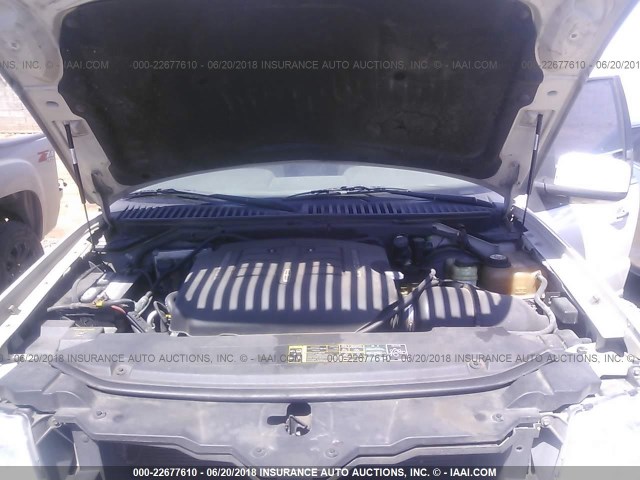 5LMFU27R34LJ35954 - 2004 LINCOLN NAVIGATOR WHITE photo 10