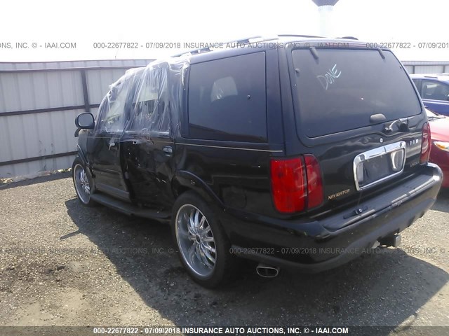 5LMPU28L1WLJ30477 - 1998 LINCOLN NAVIGATOR BLACK photo 3