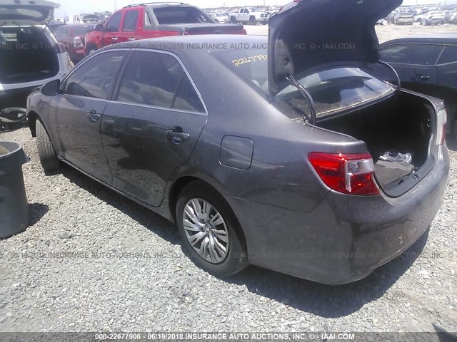 4T4BF1FK3ER431309 - 2014 TOYOTA CAMRY L/SE/LE/XLE 灰色 照片 3