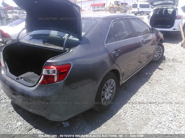 4T4BF1FK3ER431309 - 2014 TOYOTA CAMRY L/SE/LE/XLE 灰色 照片 4