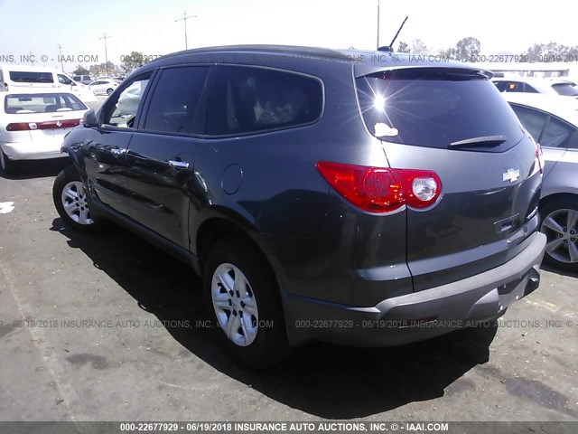 1GNKRFED7BJ315928 - 2011 CHEVROLET TRAVERSE LS GRAY photo 3