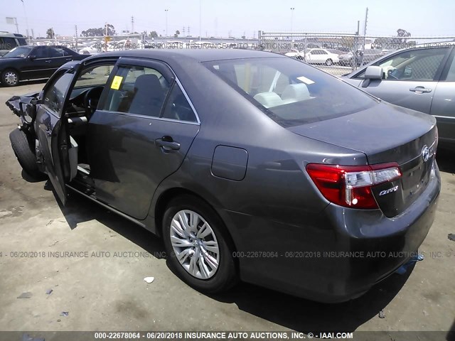 4T1BD1FK9DU096068 - 2013 TOYOTA CAMRY HYBRID/LE/XLE 灰色 照片 3