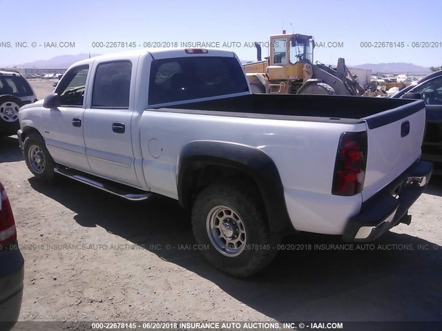 1GCHC23245F812134 - 2005 CHEVROLET SILVERADO C2500 HEAVY DUTY WHITE photo 3