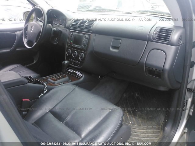 4JGAB54E13A376816 - 2003 MERCEDES-BENZ ML 320 GRAY photo 5