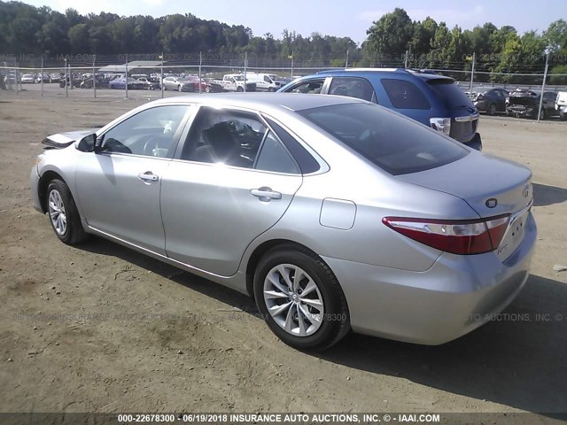 4T1BF1FK0FU903364 - 2015 TOYOTA CAMRY LE/XLE/SE/XSE 银色 照片 3
