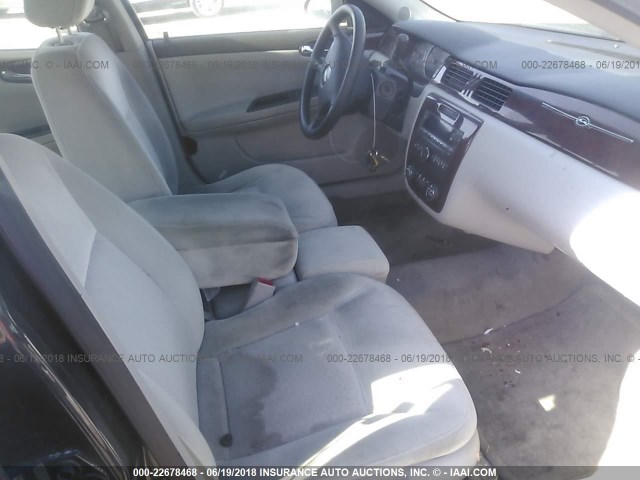2G1WT58K689179823 - 2008 CHEVROLET IMPALA LT GRAY photo 5