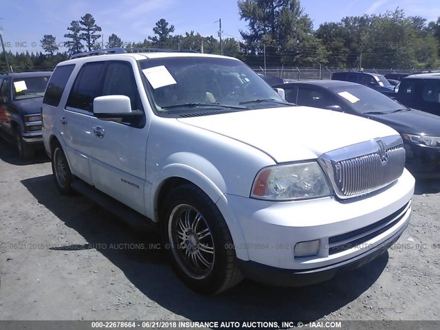 5LMFU28515LJ17983 - 2005 LINCOLN NAVIGATOR WHITE photo 1