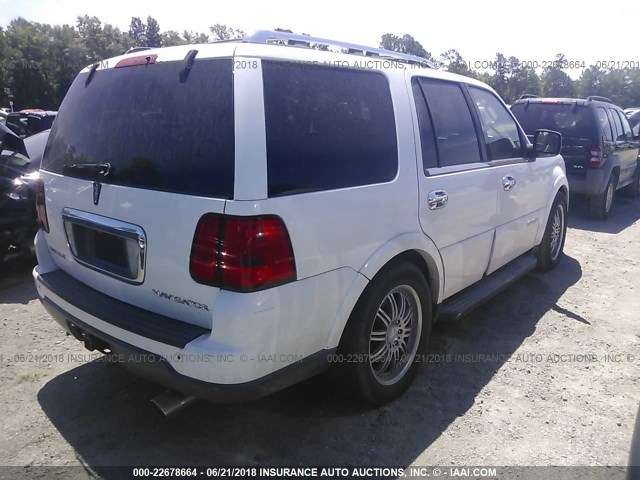 5LMFU28515LJ17983 - 2005 LINCOLN NAVIGATOR WHITE photo 4