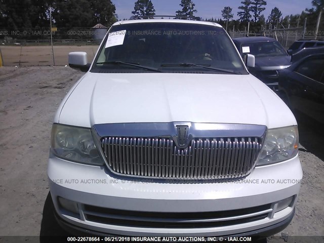 5LMFU28515LJ17983 - 2005 LINCOLN NAVIGATOR WHITE photo 6