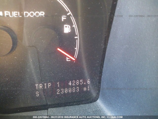 5LMFU28515LJ17983 - 2005 LINCOLN NAVIGATOR WHITE photo 7