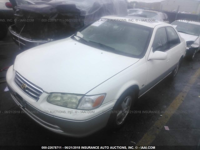 JT2BG22K610584431 - 2001 TOYOTA CAMRY CE/LE/XLE 白色 照片 2