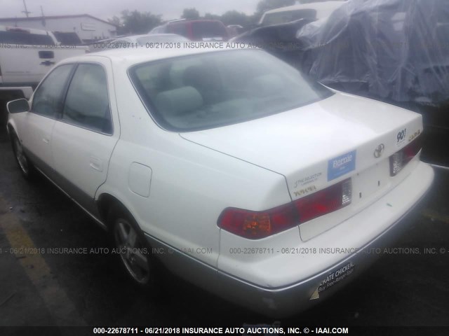 JT2BG22K610584431 - 2001 TOYOTA CAMRY CE/LE/XLE 白色 照片 3
