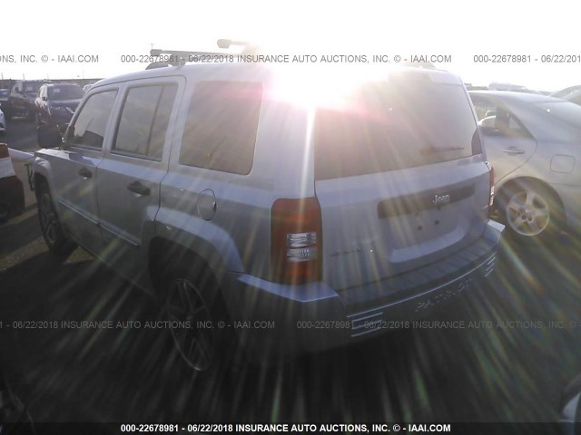 1J4FF48B89D120859 - 2009 JEEP PATRIOT LIMITED SILVER photo 3