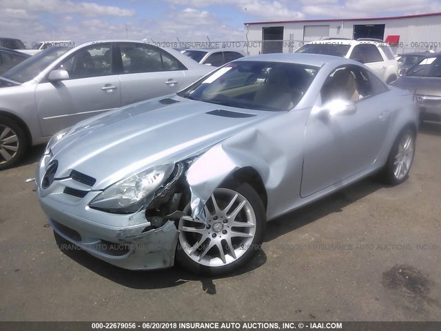 WDBWK54FX7F152857 - 2007 MERCEDES-BENZ SLK 280 SILVER photo 2