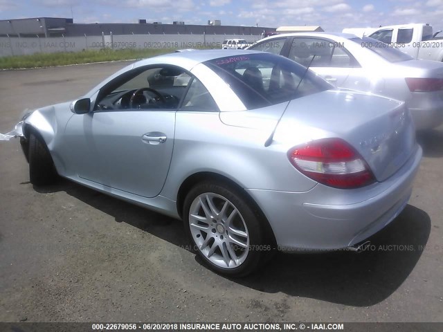 WDBWK54FX7F152857 - 2007 MERCEDES-BENZ SLK 280 SILVER photo 3