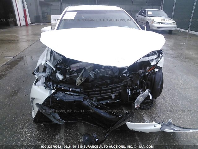 4T1BF1FK2HU447709 - 2017 TOYOTA CAMRY LE/XLE/SE/XSE WHITE photo 6