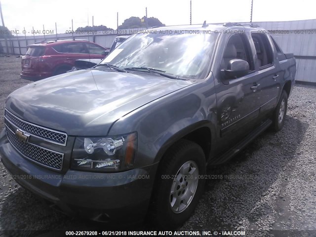 3GNMCFE02BG207516 - 2011 CHEVROLET AVALANCHE LT Light Blue photo 2