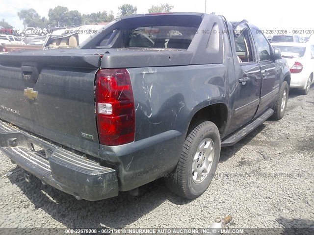 3GNMCFE02BG207516 - 2011 CHEVROLET AVALANCHE LT Light Blue photo 4