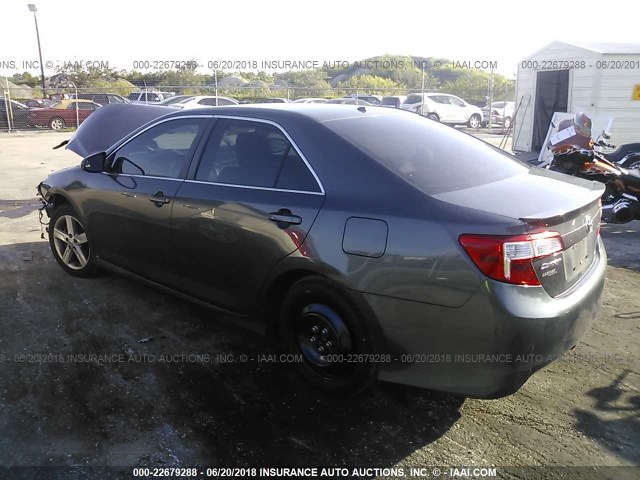 4T1BF1FK3CU592122 - 2012 TOYOTA CAMRY SE/LE/XLE შავი ფოტო 3
