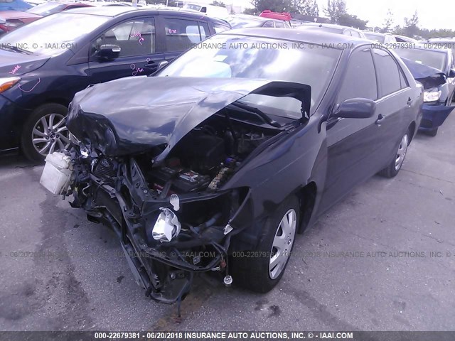 4T1BE32K43U216470 - 2003 TOYOTA CAMRY LE/XLE/SE შავი ფოტო 2