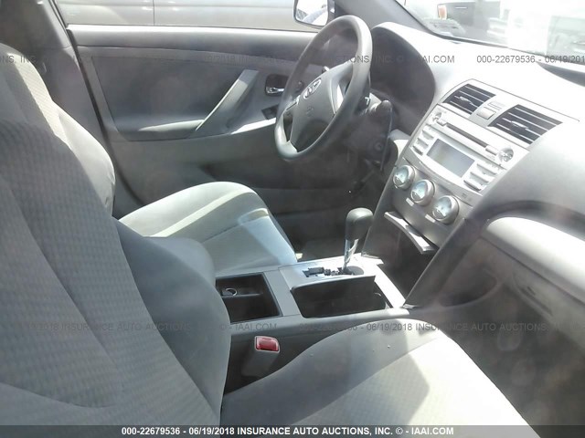 4T4BE46K48R047614 - 2008 TOYOTA CAMRY CE/LE/XLE/SE GRAY photo 5